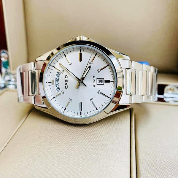 Casio MTP - 1370D - 7A2VDF Mens Quartz WR50m Day Date Analog Casual Watch - Zamana.pk