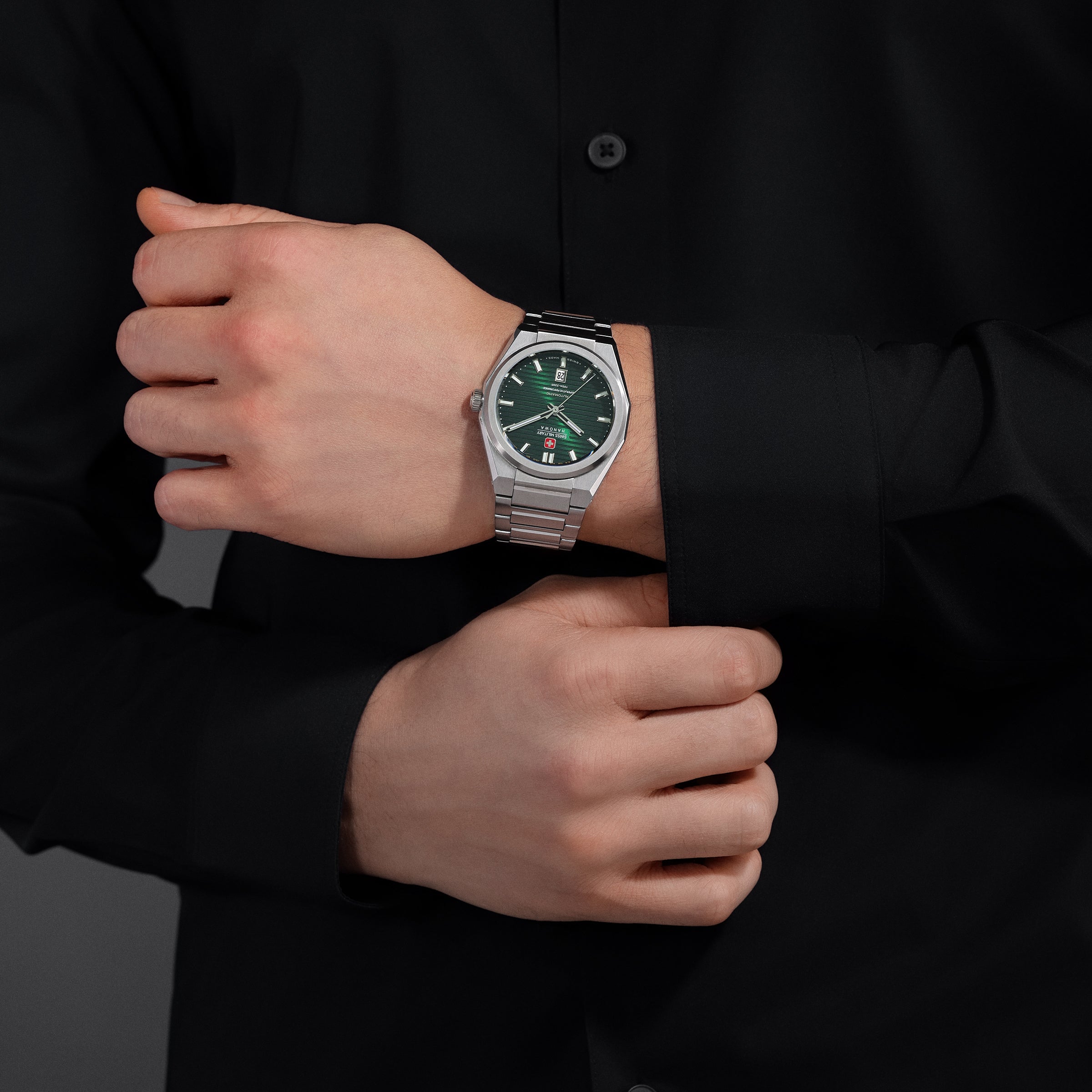 Swiss Military Hanowa SMWGL0006902 Men's Green Dial Stainless Steel Bracelet Watch - Photo 5 - Zamana